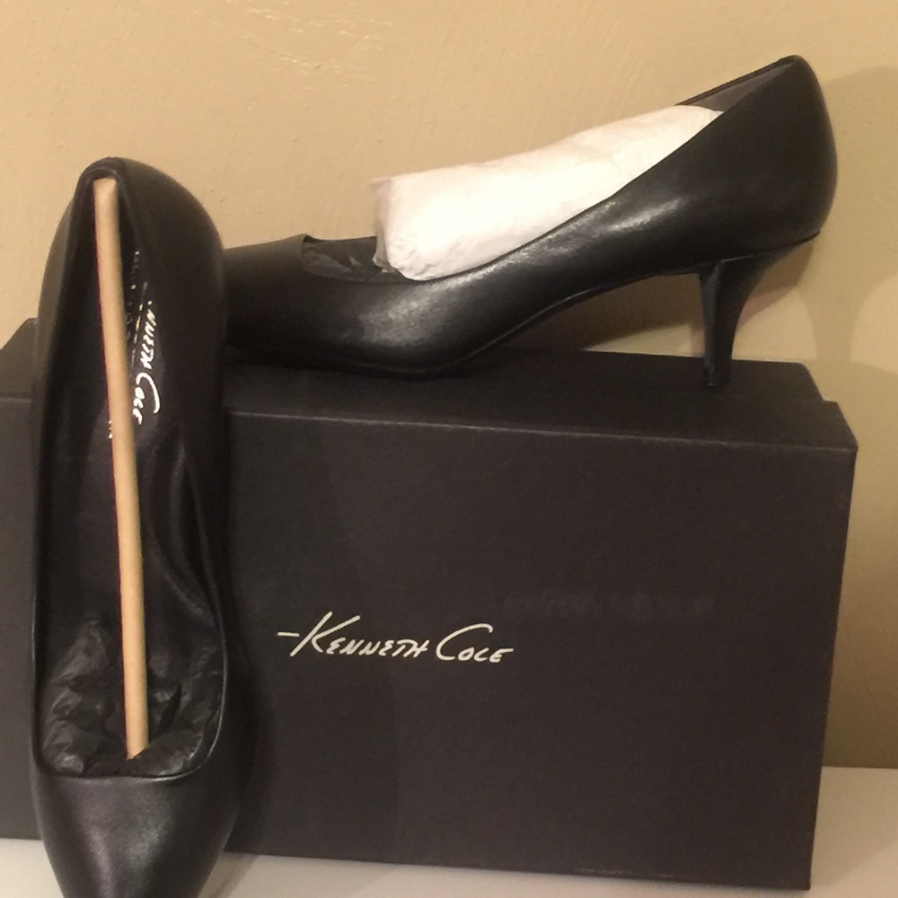 BLACK PUMPS
